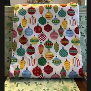 Retro Hip Ornament Table Runner